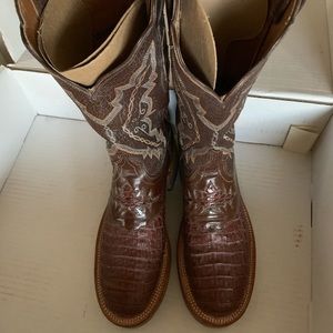 Lucchese women boots. Barely used like new